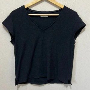 Black Sleeveless Cropped T-Shirt